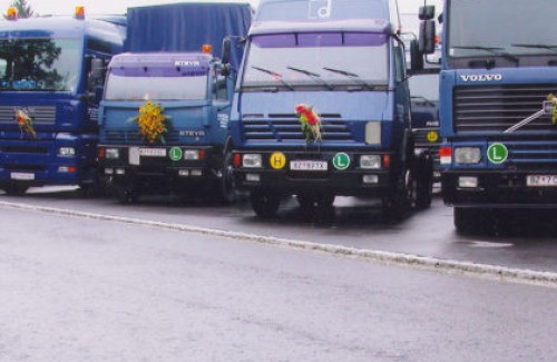2008 18 LKW Sind Derzeit Im Einsatz